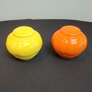 Homer Laughlin‎ Salt & Pepper Shaker Riviera Tango (Fiestaware cousin) red yell